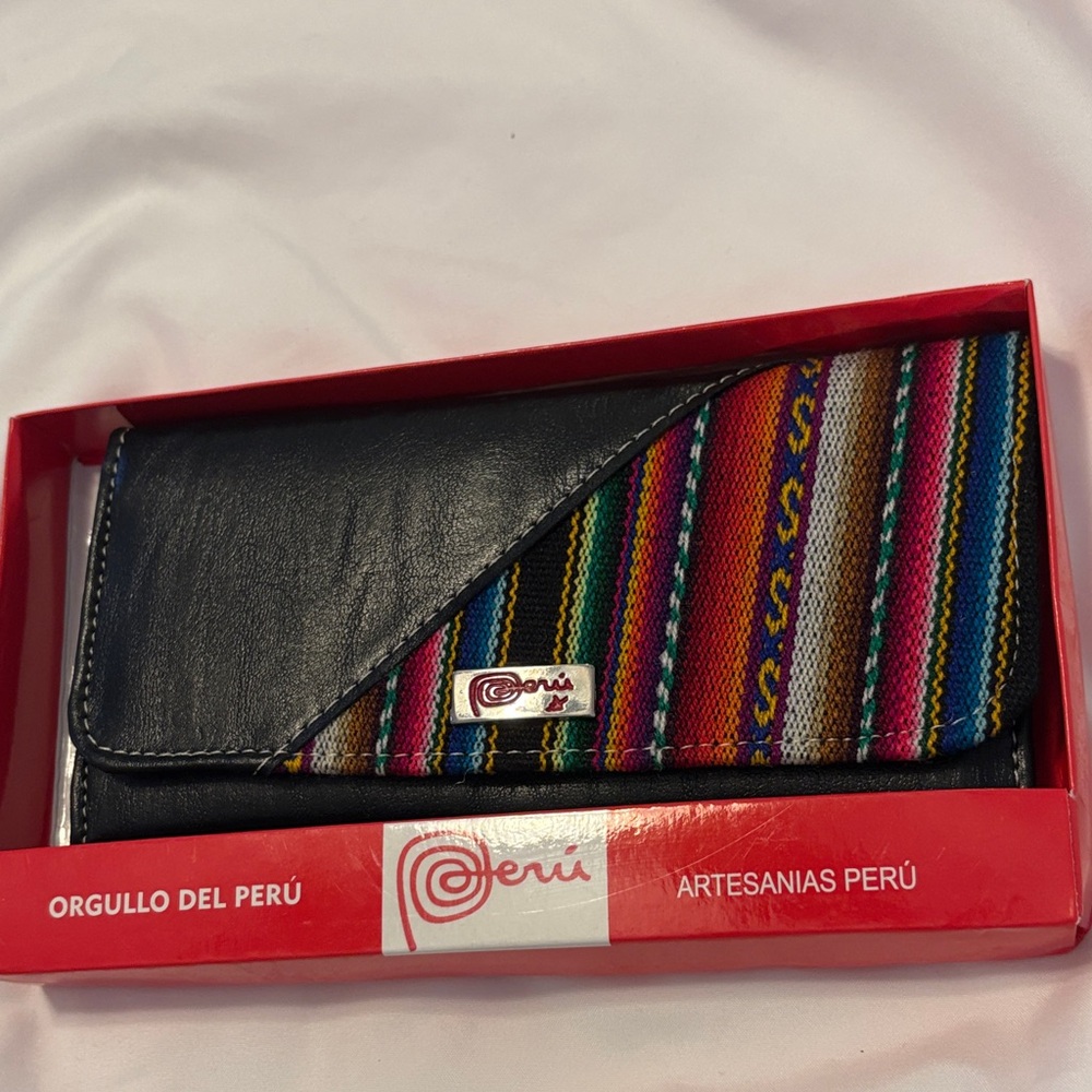 Peruvian Multicolor Wallet - Picture 3 of 5